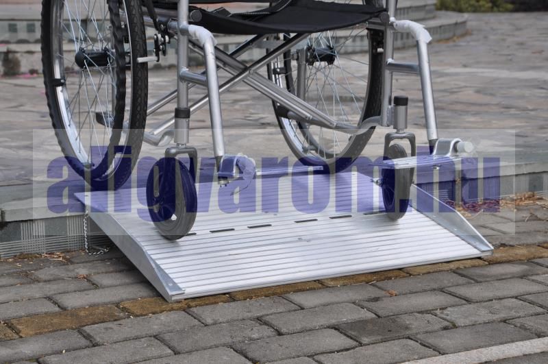 122 cm hosszú, kihelyezhetÅ mobil rámpa 270kg teherbÃrás. nagyon ... Lépcső rámpa