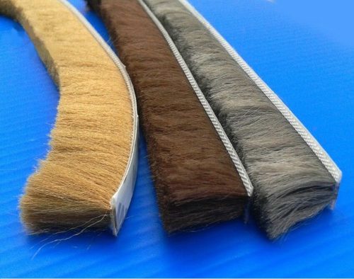 Szigetelő kefe 5 méteres üvegajtó szigetelés barna 9x23 mm ajtókefe vitrin üveges szekrény szélfogó üvegajtó kefe