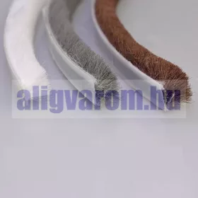 Szigetelő kefe 5 méteres üvegajtó szigetelés barna 9x23 mm ajtókefe vitrin üveges szekrény szélfogó 