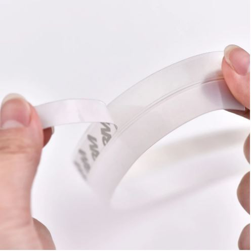 Szilikon szalag ajtó tömítés hőszigetelő 25 mm széles 1 méter hosszú lapos profil fehér színben