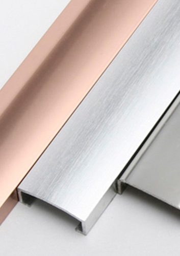 AV Bordűr díszítőprofil szálcsiszolt Ezüst 25x7x2700 mm domború alumínium díszcsík burkolóprofil