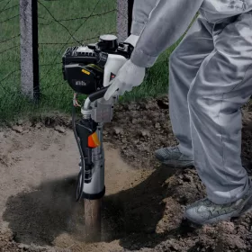   Benzines oszlopverő gép kerítéshez 37,7 cm³, 4 ütemű motor, 3 cserélhető fej cölöpverő