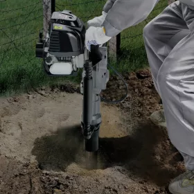   Benzines oszlopverő gép 37,7 cm³, 4 ütemű motor, 2 cserélhető fej kerítés oszlop leverő cölöpverő