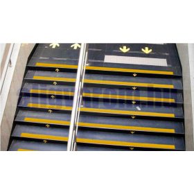   Csúszásgátló csúszásmentesítő szalag 25 mm széles 18,3 m hosszú sárga öntapadós vízálló, időjárás álló ragasztós csík öntapadó