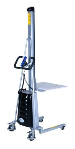 Emelhető munkaasztal, emelést könnyitő emelőasztal 100 kg 1700 mm Kiegészítők: szőnyegtüske, tekercstartó, tekercsemelő bobina tartó