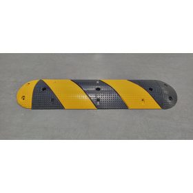   Fekvőrendőr 60 mm magas 300 mm széles végelem, forgalom lassító küszöb, B31