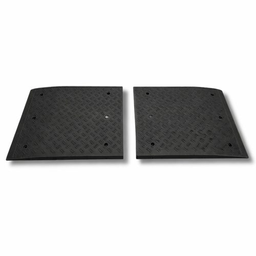 Forgalom lassító párna, fekvőrendőr köztes elem 65 mm magas, 900 mm széles, 750 mm hosszú, forgalom lassító küszöb B68 fekete színben