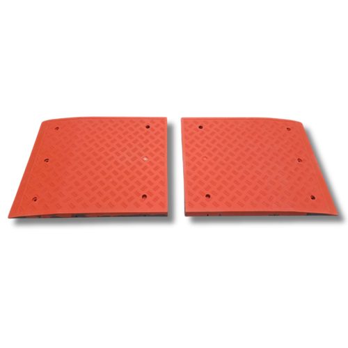 Forgalom lassító párna, fekvőrendőr  köztes elem, 65 mm magas, 900 mm széles, 750 mm hosszú, forgalom lassító küszöb B68 piros színben