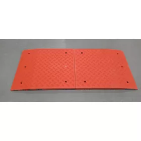  Fekvőrendőr 65 mm magas, 900 mm széles, 750 mm hosszú köztes elem, forgalom lassító küszöb B68 piros színben 