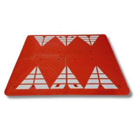   Forgalom lassító párna 180cm széles 150cm hosszú , fekvőrendőr végelem, 65 mm magas 900 mm széles 750 mm  hosszú forgalom lassító küszöb, B68 piros színben