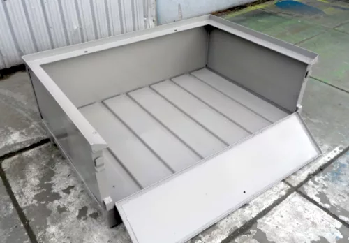 Alacsony gitterbox nyitható oldalfal Méret belül 0,3 m³ 1200x800x340 mm 1000 kg EUR raklap méretű tárolóláda