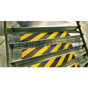 Csúszásgátló csíkok 150x610 mm sárga-fekete figyelmeztető jelöléssel 5 db öntapadós csúszásmentesítő