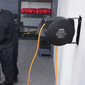    Professzionális fali kábeldob automatikus felcsévéléssel – 2,5 mm² hosszabbítókábel, 1600 W teljesítmény, IP-védelemmel, 180°-ban forgatható konzollal