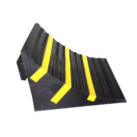   Kerékkitámasztó ék, 245 mm széles nagy teherbírású gumi kerékék fogantyúval