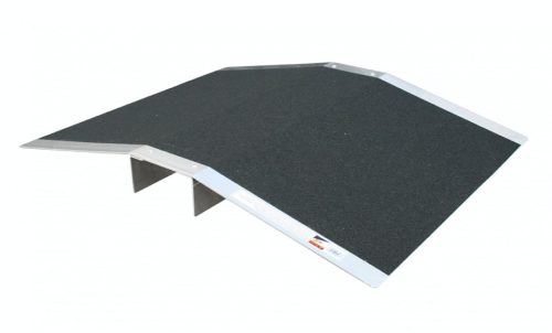 Kétoldalas küszöb áthidaló rámpa 90x70x7 cm, EXTRA CSÚSZÁSMENTES. Akadálymentesítő küszöbrámpa kerekesszék molnárkocsi számára 270 kg teherbírás 