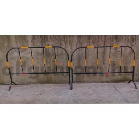   Mobil fém kordon 1500x1010 mm, levehető lábakkal, fekete-sárga terelőkorlát S22