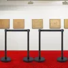 Kordon oszlop szett 4 db  fekete kivitel, kihúzható fekete szalagos kordon rendszer 2 m hosszú