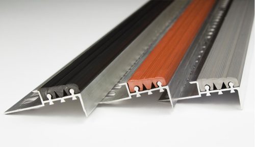 AV Lépcsőszegély natúr alumínium 10x2500 mm barna gumi élvédővel