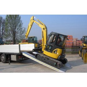   Ipari mobil rámpa 250 cm hossz. Teherbírás a tengelytáv függvényében 2500-18000 kg. Hordozható teherrámpa. Más méret kérésre lehetséges. Rámpa autó, gépkocsi munkagép traktor 