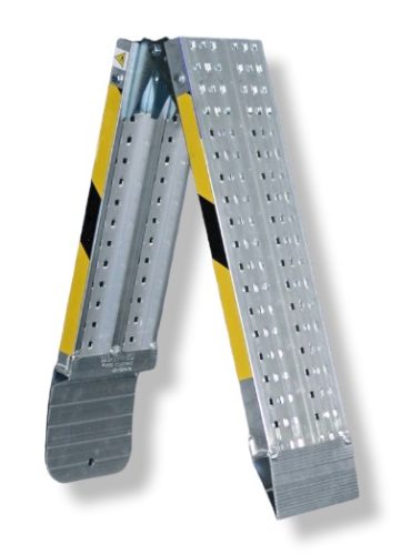 Összecsukható mobil rámpa 250 cm 114-182 kg/db max. 364kg/pár teherbírás 1 db Összehajtható hordozható teherautó rámpa fűnyíró quad személyemelő kisgép traktor 