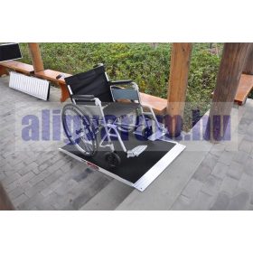   152 cm extra csúszásmentes felületű akadálymentes mobil rámpa, felhajtó tolókocsi kerekesszék részére, nem összecsukható, 270 kg teherbírás 