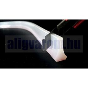   Padlóra ragasztható kifolyó víz határoló szilikon gát. Öntapadós gumi vízkifolyás határoló profil, ami megakadályozza a víz nem kívánt helyre jutását