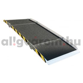   Rakodó rámpa, extra csúszásgátló felülettel,  180x74 cm 270 kg keresztben több helyen összecsukható
