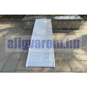   Rakodó rámpa keresztben összecsuható 215x105 cm 400 kg teherbírású