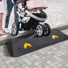   Tömör gumi küszöbrámpa 110x32x3,8 cm 15 tonna teherbírású kerekesszék rámpa kábelcsatornával