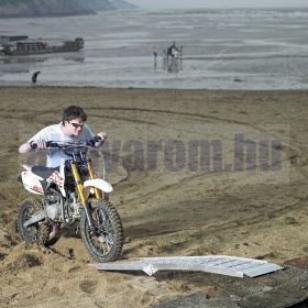   Összecsukható felhajtó rámpa 228 cm 680 kg/db teherbírás 1 db rámpa motor, quad, kis traktor, munkagép, fűnyíró számára