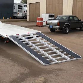   Háromrészes összecsukható alumínium felhajtórámpa 216x137,5 cm rakodó rámpa 680 kg teherbírás