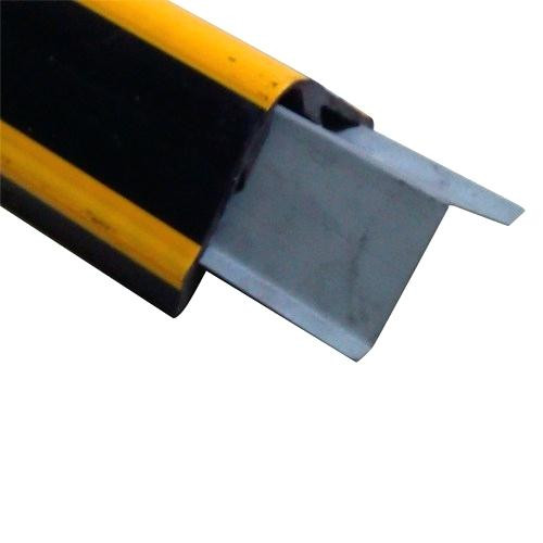 Fal sarokvédő, PVC élvédő horganyzott acél rögzítővel 100 cm hosszú 8 mm vastag