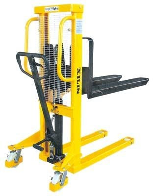 Alacsony raklapemelő kézi targonca 1 tonnás 1000 kg 1200 mm