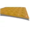 Taktilis útburkolati figyelmeztető elem vakok és gyengénlátók részére, sárga PVC-ből, 300x300x2,2 mm-es lap. M01 pont