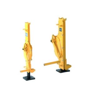 10t teherbírású targonca és gépemelő