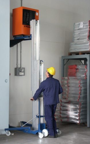 Kézi magasemelő 300 kg teherbírással 7200 mm emeléssel csörlős teheremelő szereléshez