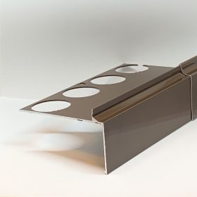   OX Priamy erkélyszegély oldaltakarással barna 45 mm lelógás Vízvető profil balkon terasz  2,5 m RAL 8028