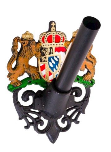 Díszes zászlórúd tartó  öntöttvas fali zászlótartó koronás díszitéssel